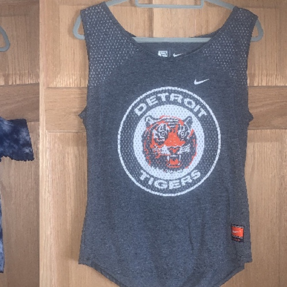 Nike Tigers tank